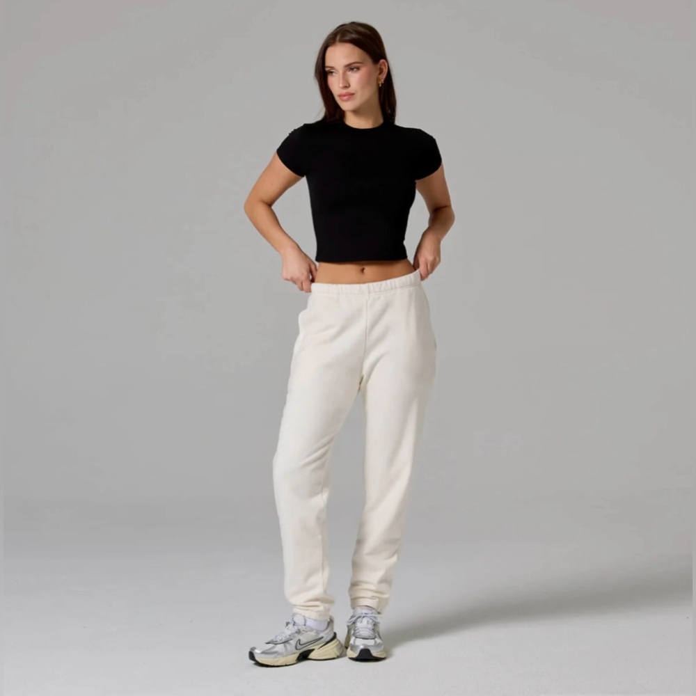 TALENTLESS Women’s Cream Heavyweight Joggers